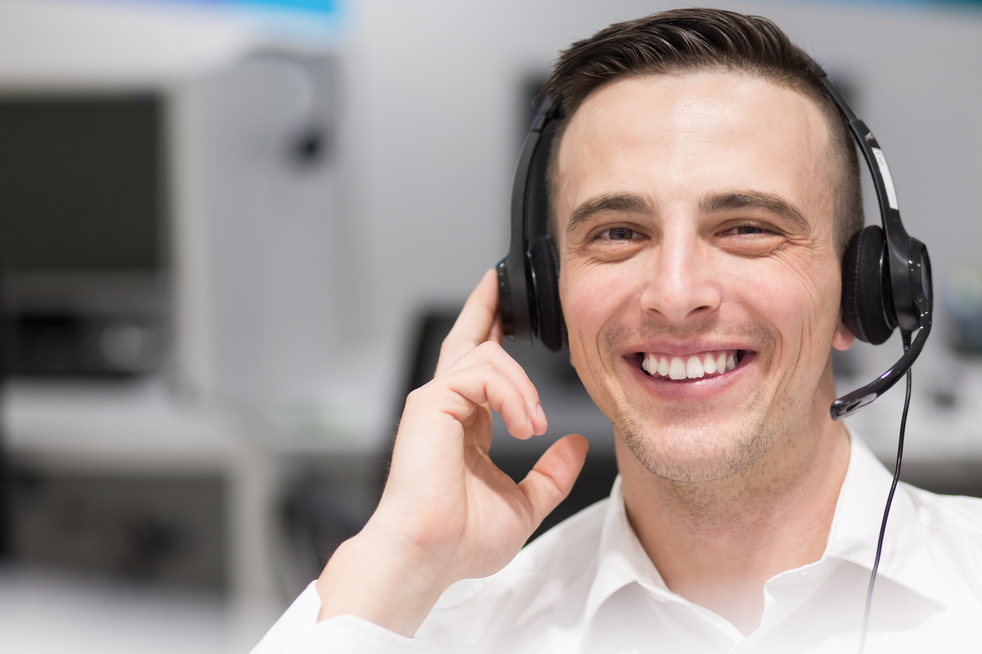 In-House vs. Virtual Receptionists: Making the Right Choice for Your Business