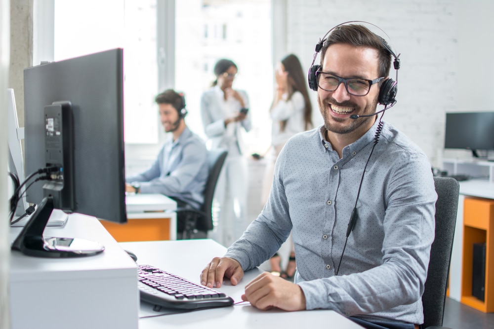 How A Virtual Receptionist Can Help A Business In 2024